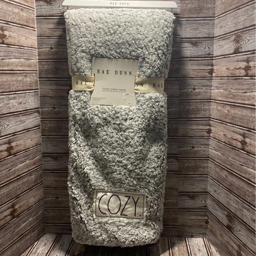 Rae Dunn Tipped Sherpa Throw